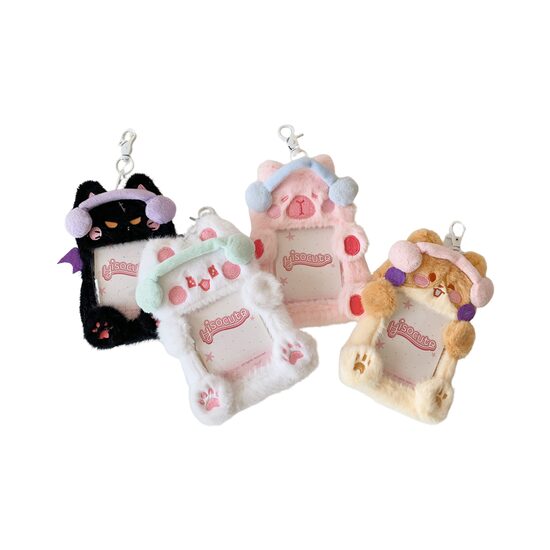 Card holder [Fuzzy headphones]